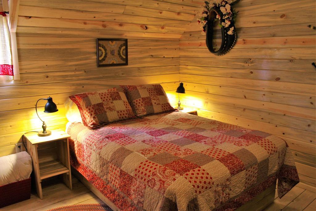 Silver Cabin In The Western Barnモンティセロ エクステリア 写真