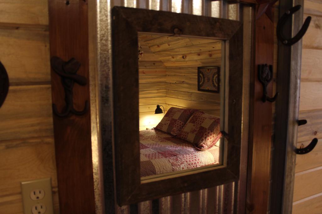 Silver Cabin In The Western Barnモンティセロ エクステリア 写真